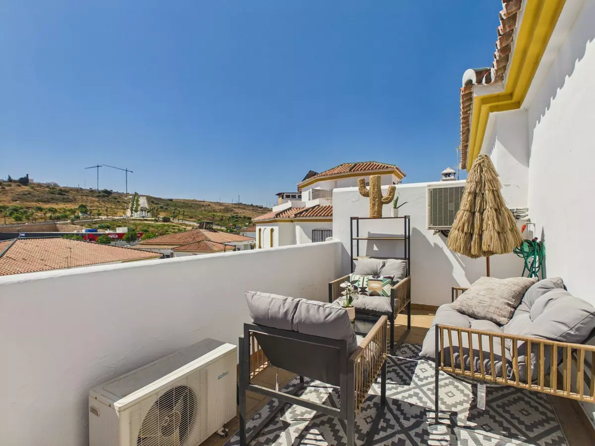 3-bedroom Town House In Estepona, Spain (122 M²)