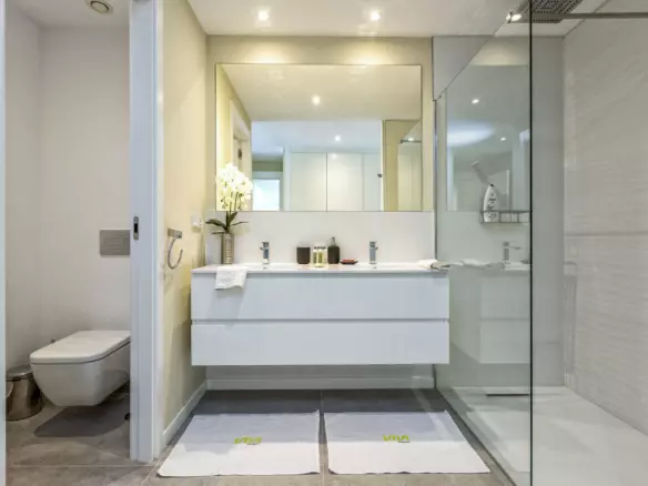 2-bedroom Apartment In Fuengirola, Spain (122 M²)