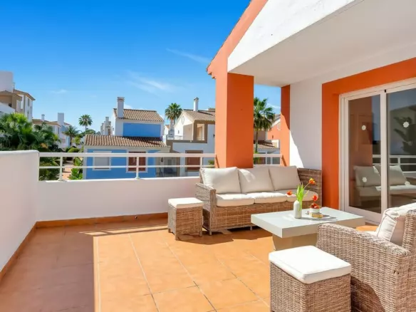 3-bedroom Apartment In Estepona, Spain (90 M²)