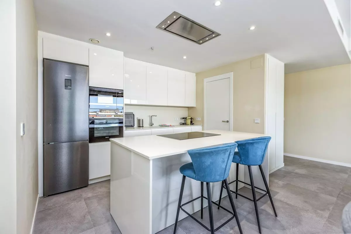 2-bedroom Apartment In Fuengirola, Spain (122 M²)