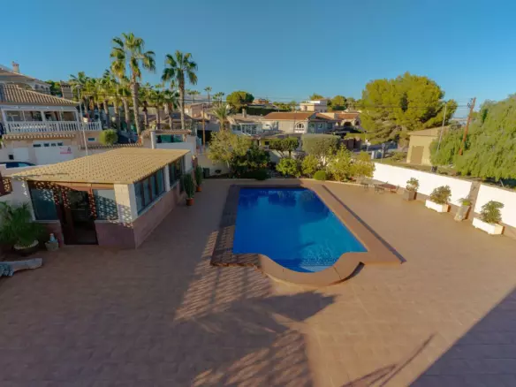 7-bedroom Villa In Orihuela, Spain (312 M²)