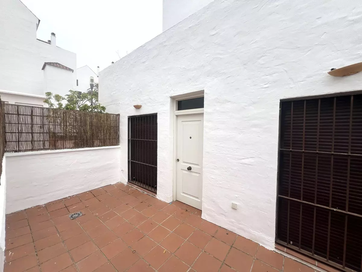 3-bedroom Apartment In Marbella, Spain (95 M²)