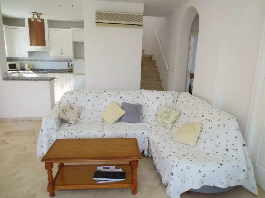 6-bedroom Villa In Orihuela, Spain (175 M²)