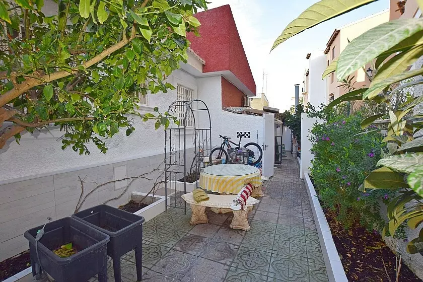 3-bedroom Villa In Torrevieja, Spain (200 M²)