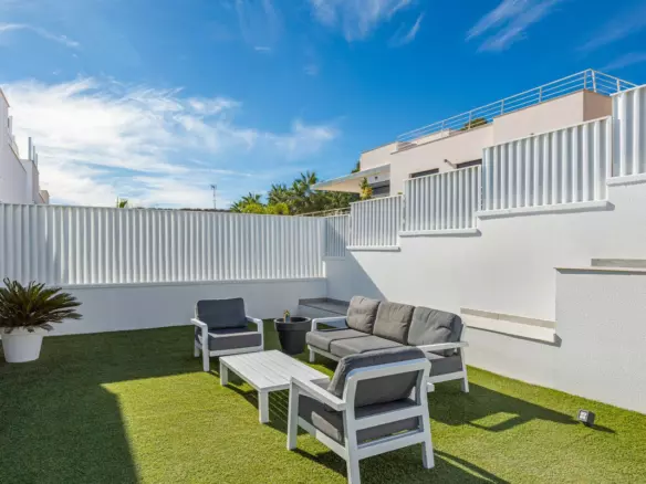 4-bedroom Villa In San Miguel De Salinas, Spain (272 M²)