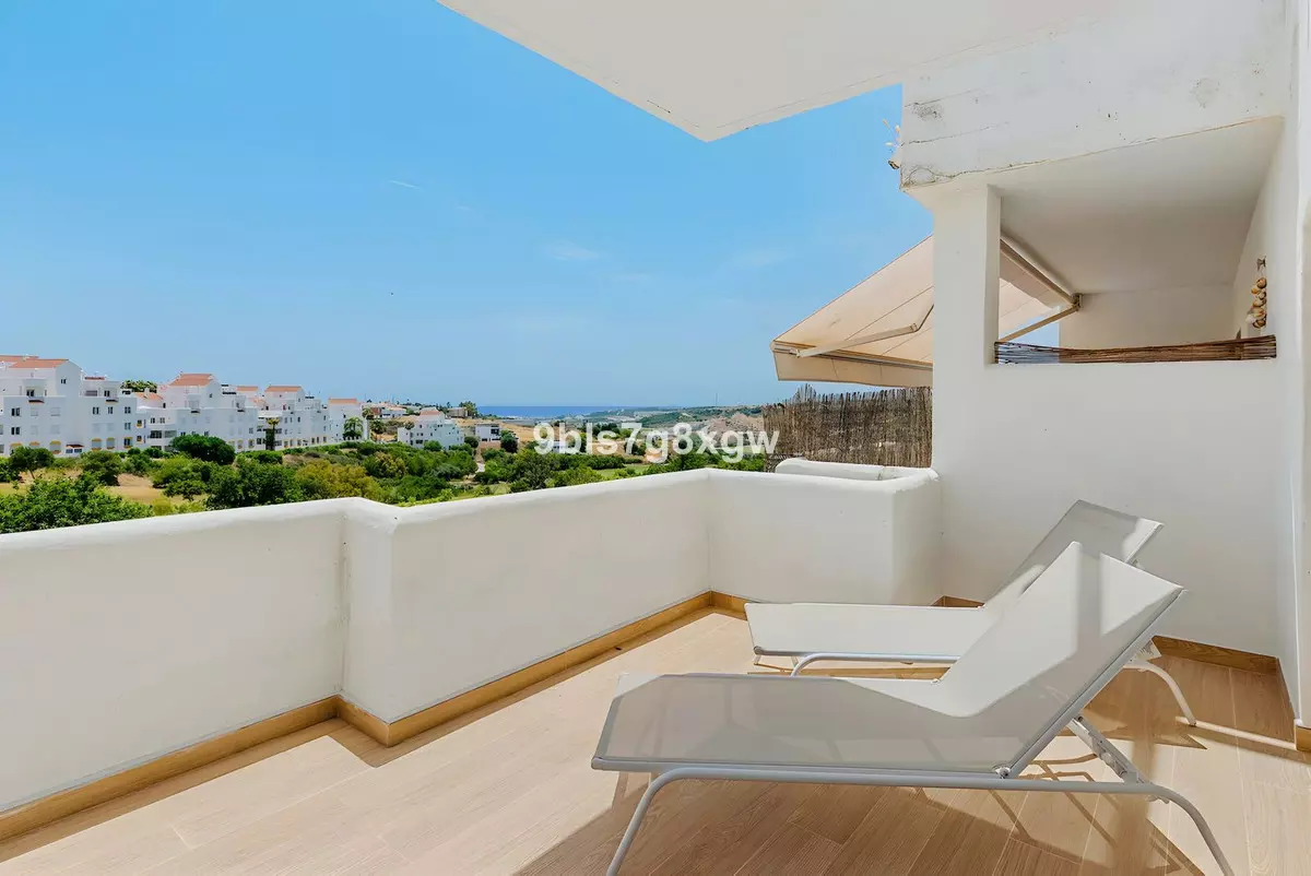 2-bedroom Apartment In Estepona, Spain (96 M²)