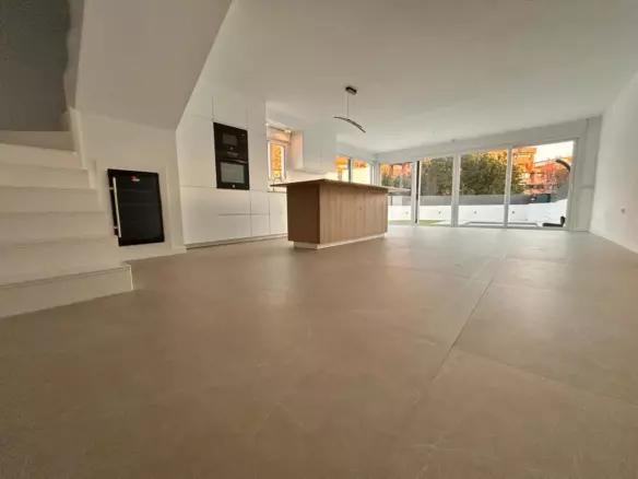 4-bedroom Villa In Marbella, Spain (278 M²)