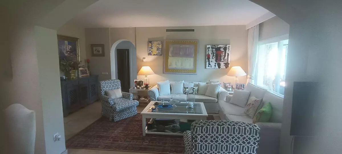 3-bedroom Apartment In Estepona, Spain (208 M²)