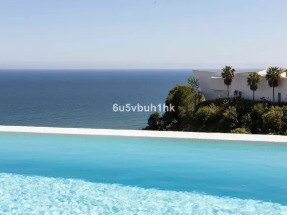 3-bedroom Apartment In Benalmádena, Spain (260 M²)