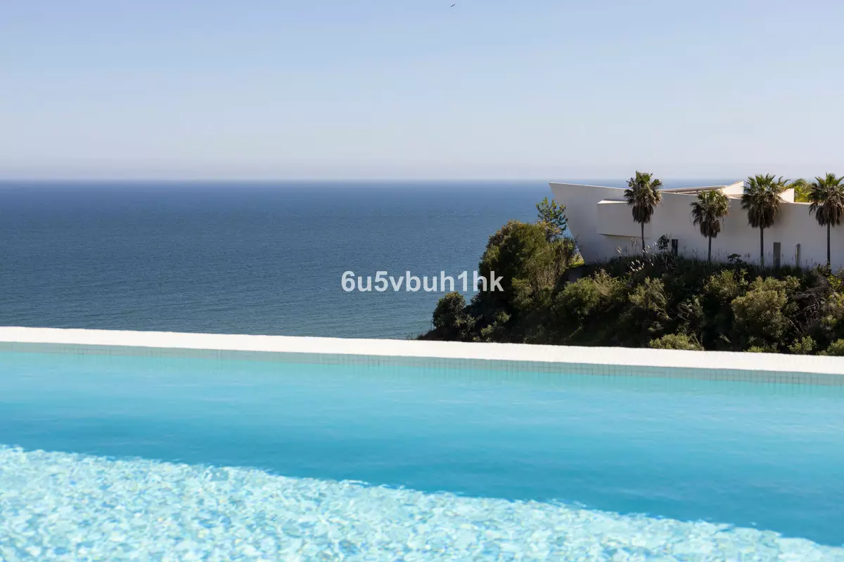 3-bedroom Apartment In Benalmádena, Spain (260 M²)
