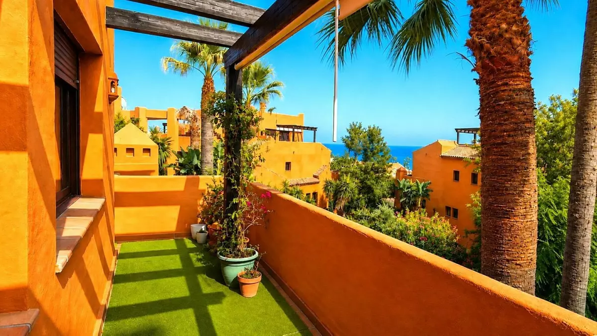 2-bedroom Apartment In Estepona, Spain (151 M²)