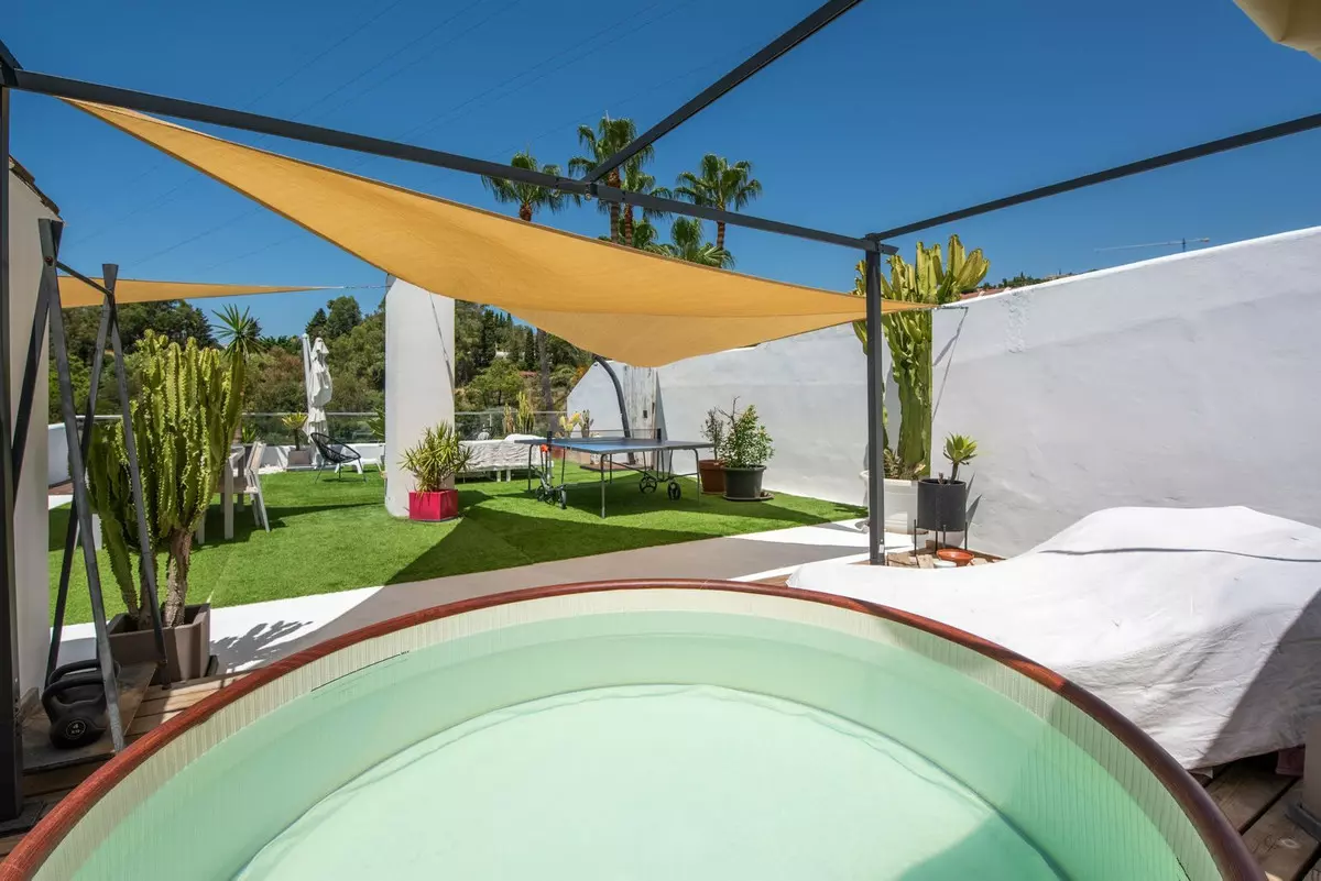 3-bedroom Apartment In Benahavis, Spain (173 M²)