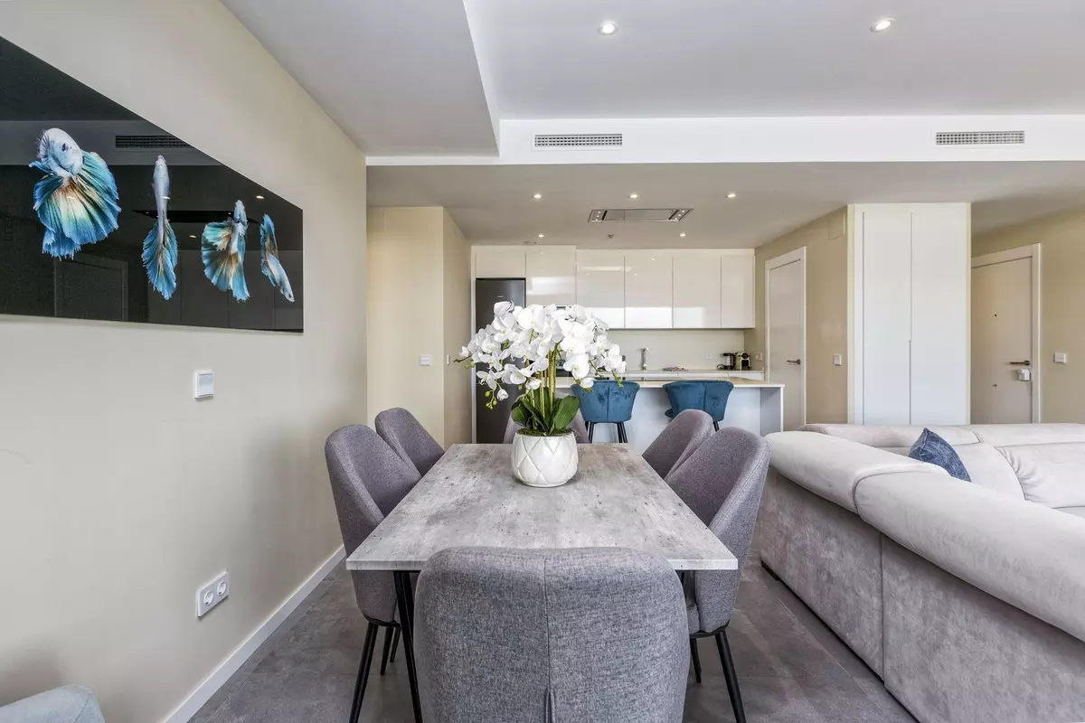 2-bedroom Apartment In Fuengirola, Spain (122 M²)