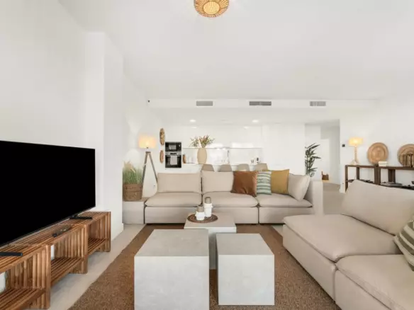 3-bedroom Apartment In Estepona, Spain (123 M²)