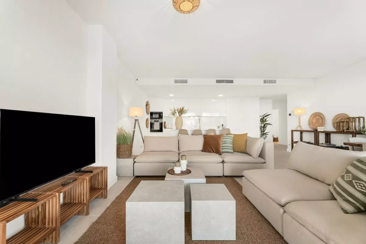3-bedroom Apartment In Estepona, Spain (123 M²)