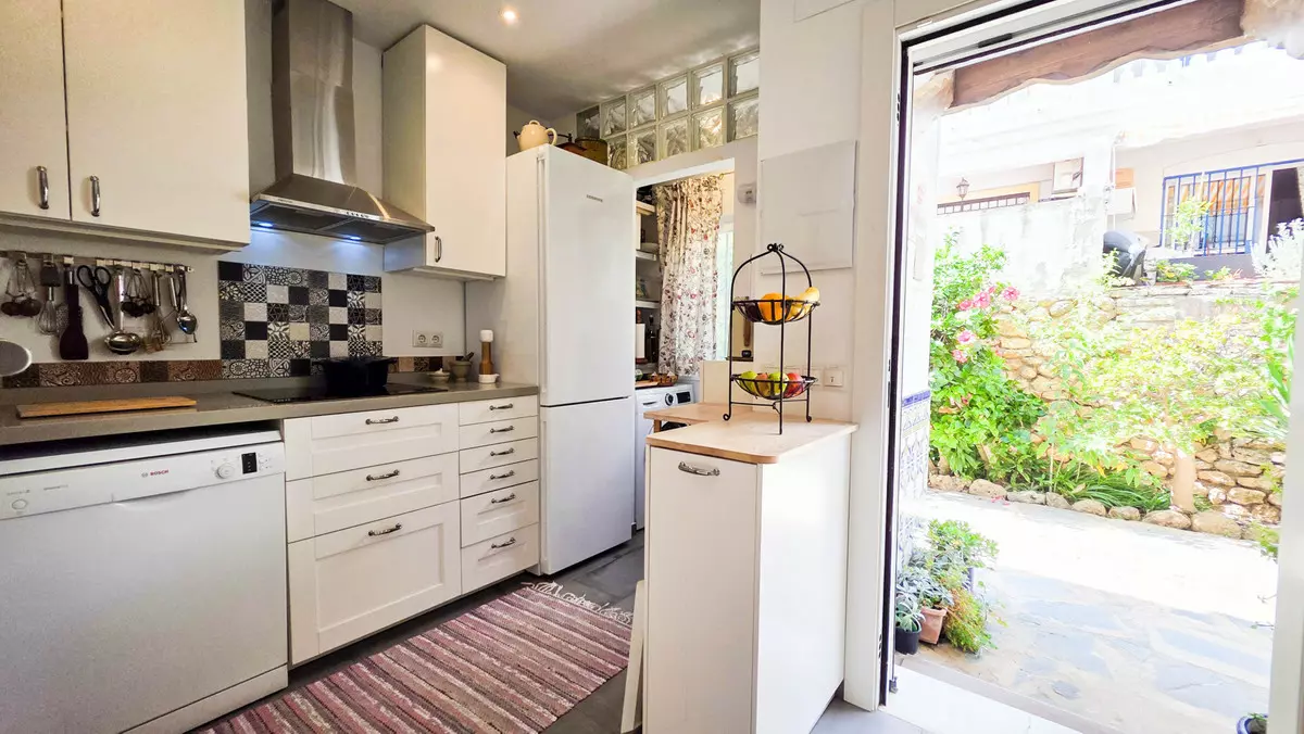 2-bedroom Town House In Manilva, Spain (64 M²)