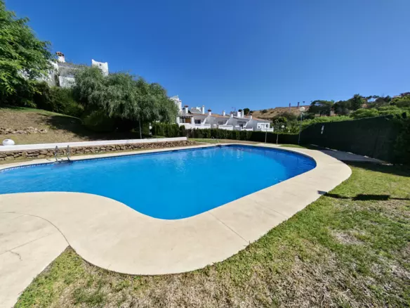 3-bedroom Town House In Estepona, Spain (140 M²)