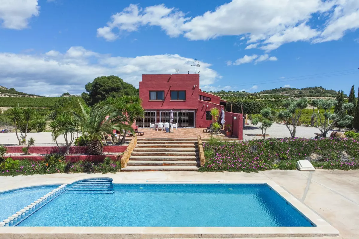 4-bedroom Villa In San Miguel De Salinas, Spain (220 M²)