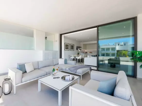 2-bedroom Apartment In Estepona, Spain (91 M²)