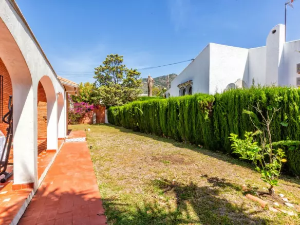 6-bedroom Villa In Mijas, Spain (279 M²)