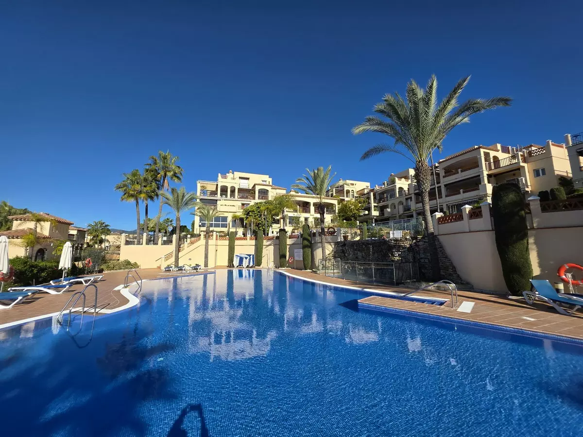 2-bedroom Apartment In Estepona, Spain (100 M²)