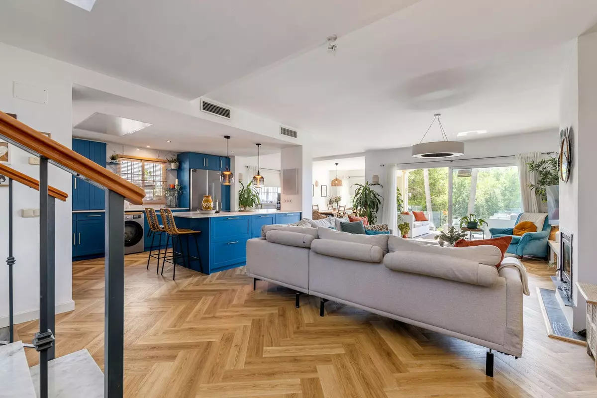4-bedroom Villa In Alhaurín El Grande, Spain (318 M²)