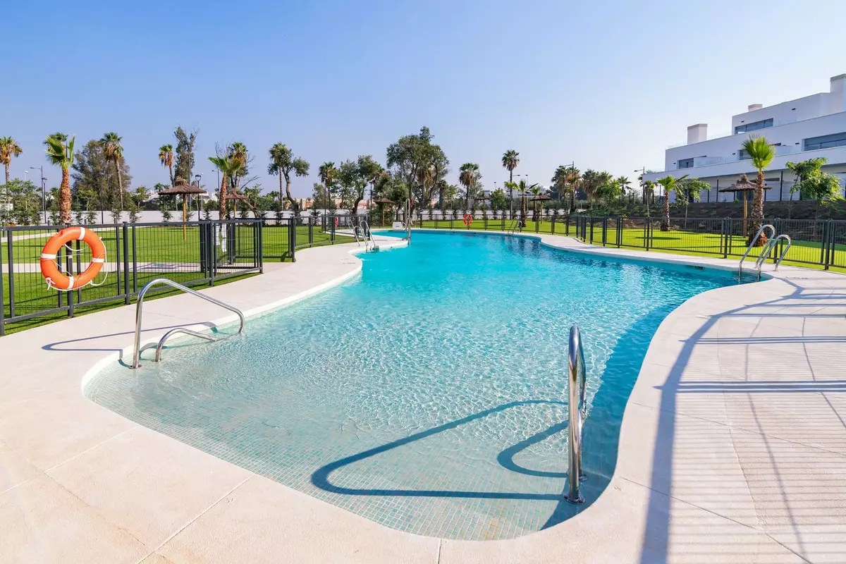 2-bedroom Apartment In Estepona, Spain (97 M²)