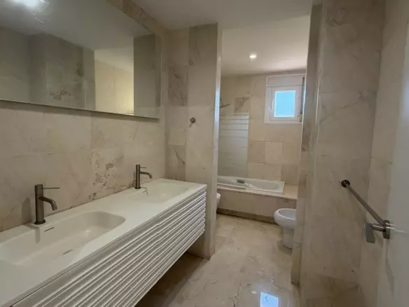 3-bedroom Apartment In Marbella, Spain (223 M²)
