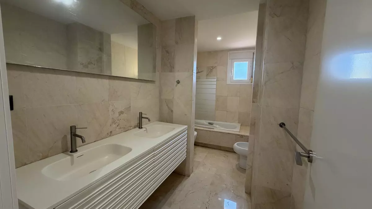3-bedroom Apartment In Marbella, Spain (223 M²)