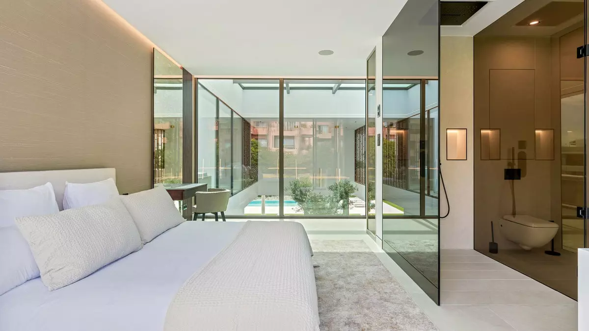 5-bedroom Villa In Marbella, Spain (912 M²)