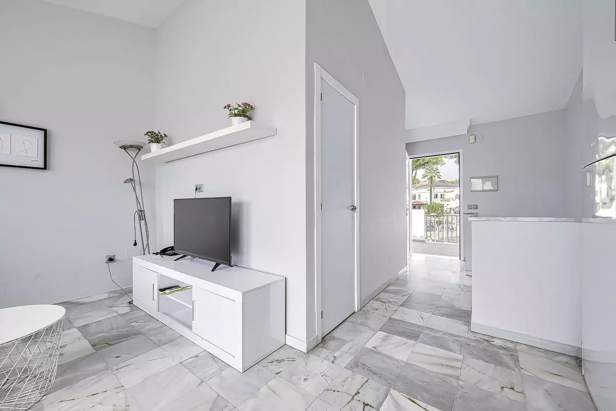 2-bedroom Town House In Marbella, Spain (82 M²)