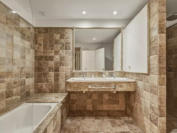 2-bedroom Apartment In Estepona, Spain (100 M²)