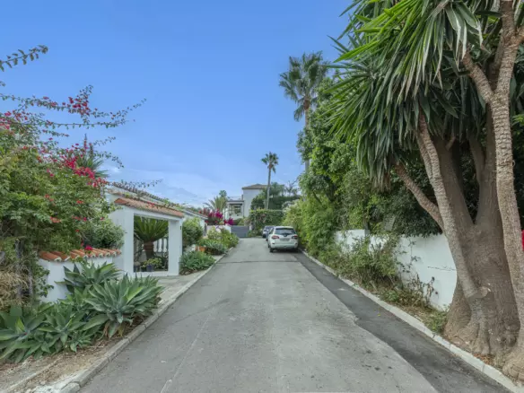 3-bedroom Villa In Estepona, Spain (287 M²)