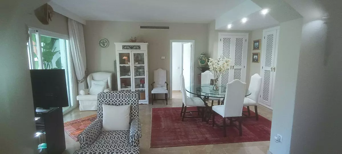 3-bedroom Apartment In Estepona, Spain (208 M²)