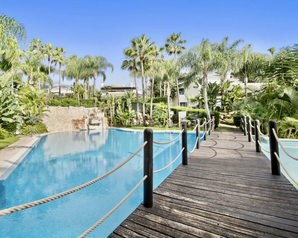 5-bedroom Villa In Marbella, Spain (465 M²)