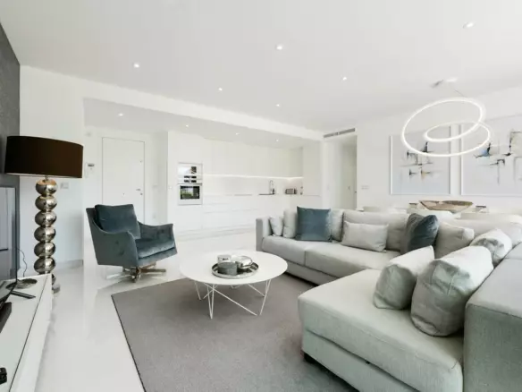 3-bedroom Apartment In Estepona, Spain (114 M²)