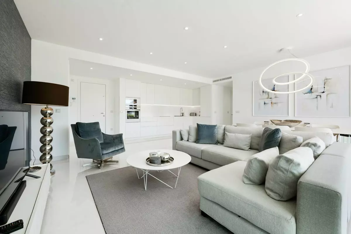 3-bedroom Apartment In Estepona, Spain (114 M²)