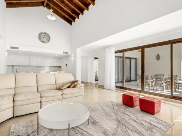 4-bedroom Villa In Benahavis, Spain (396 M²)