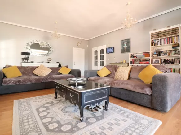 6-bedroom Villa In Almoradi, Spain (299 M²)