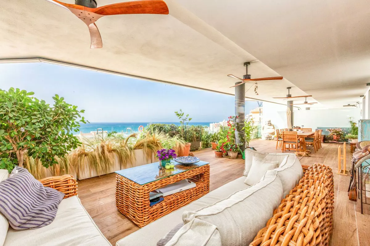 3-bedroom Apartment In Fuengirola, Spain (227 M²)
