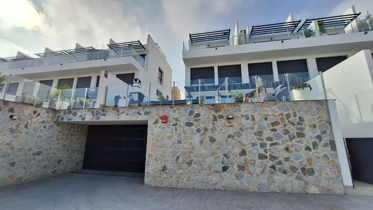 3-bedroom Apartment In Guardamar Del Segura, Spain (120 M²)