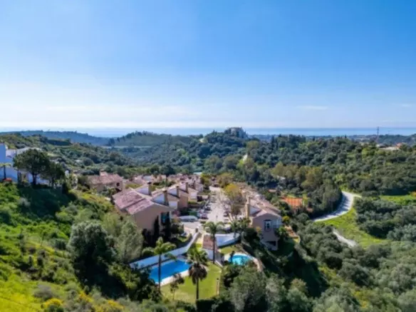 3-bedroom Villa In Estepona, Spain (202 M²)