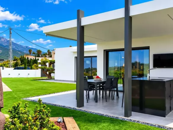 3-bedroom Villa In Alhaurín El Grande, Spain (166 M²)