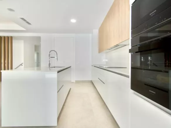 4-bedroom Apartment In Marbella, Spain (205 M²)