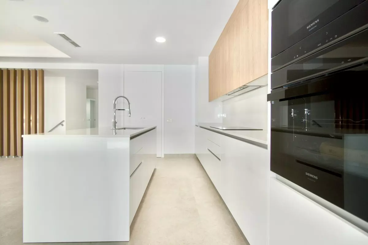 4-bedroom Apartment In Marbella, Spain (205 M²)