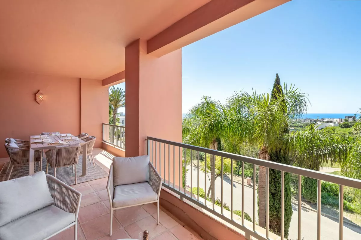 2-bedroom Apartment In Benahavis, Spain (140 M²)