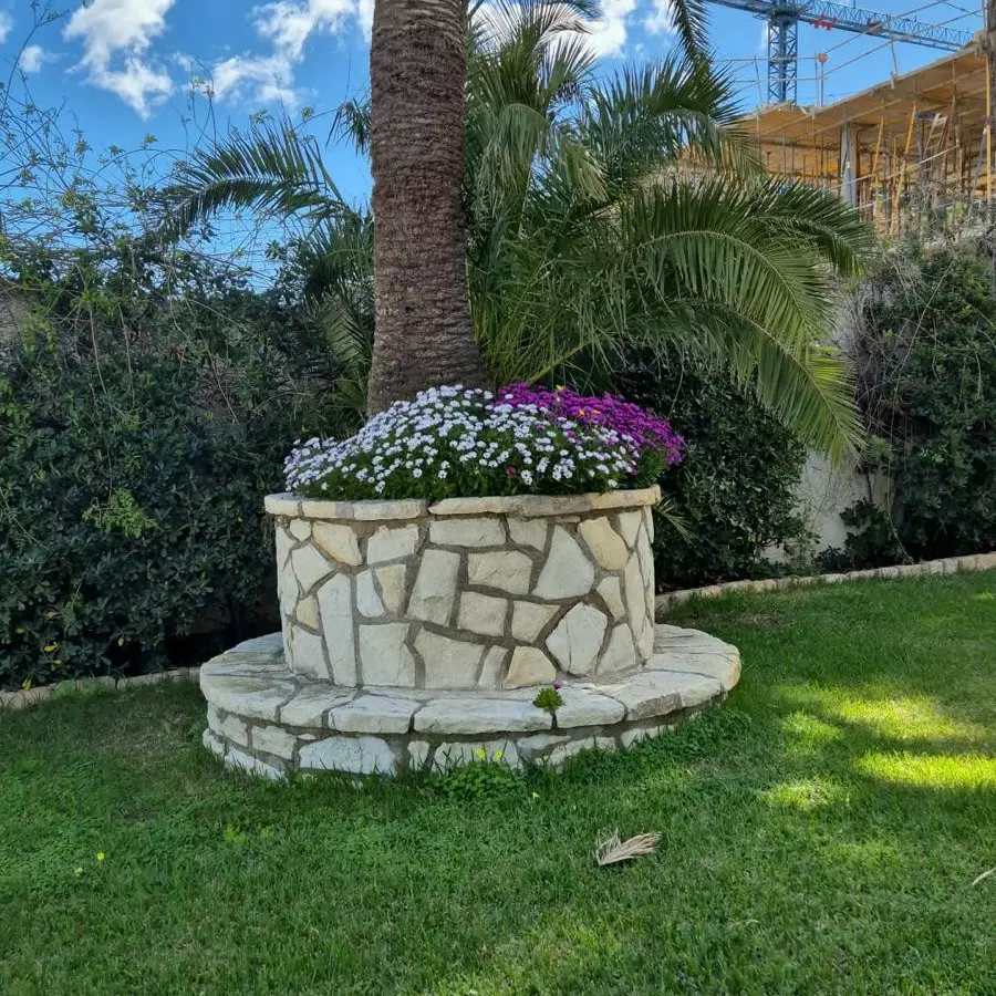 6-bedroom Villa In Alicante, Spain (473 M²)
