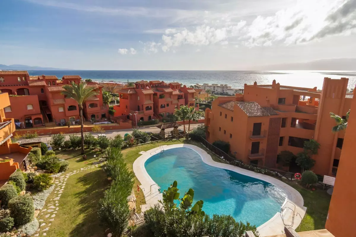 2-bedroom Apartment In Estepona, Spain (90 M²)