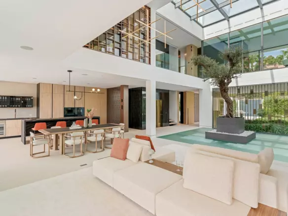 5-bedroom Villa In Marbella, Spain (912 M²)