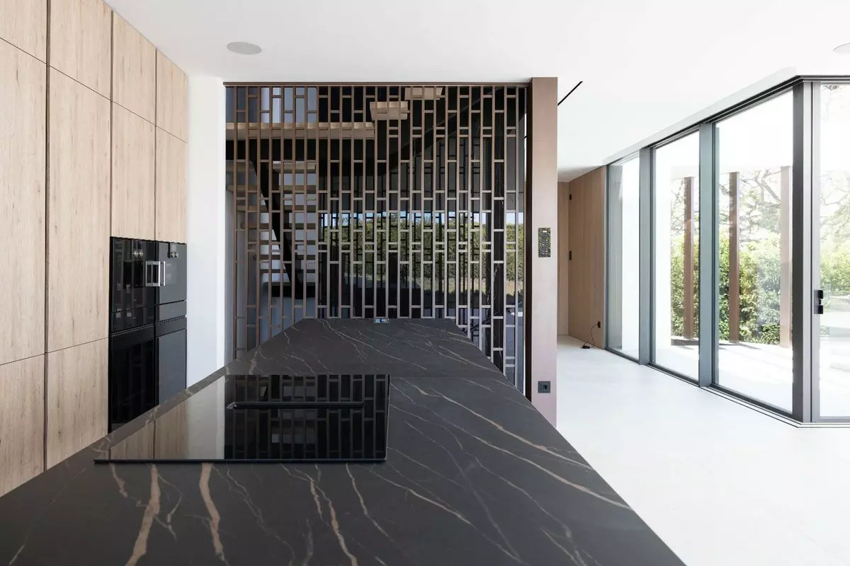 3-bedroom Villa In Marbella, Spain (447 M²)